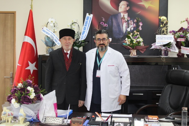 Ak Parti Trabzon İl Disiplin Kurulu Başkanı Sayın Fazlı Çapoğlu Hastanemiz Başhekimi  Op.Dr. İsmail Yükünç'e nezaket ziyaretinde bulundular.