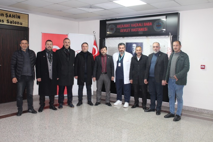 MHP Akçaabat İlçe Başkanı Sayın Özcan Ergün ve Yönetim Ekibi Hastanemiz Başhekimi Op.Dr. İsmail Yükünç ve İdari ve Mali İşler Müdürü Fatih Kurt'a nezaket ziyaretinde bulundular.